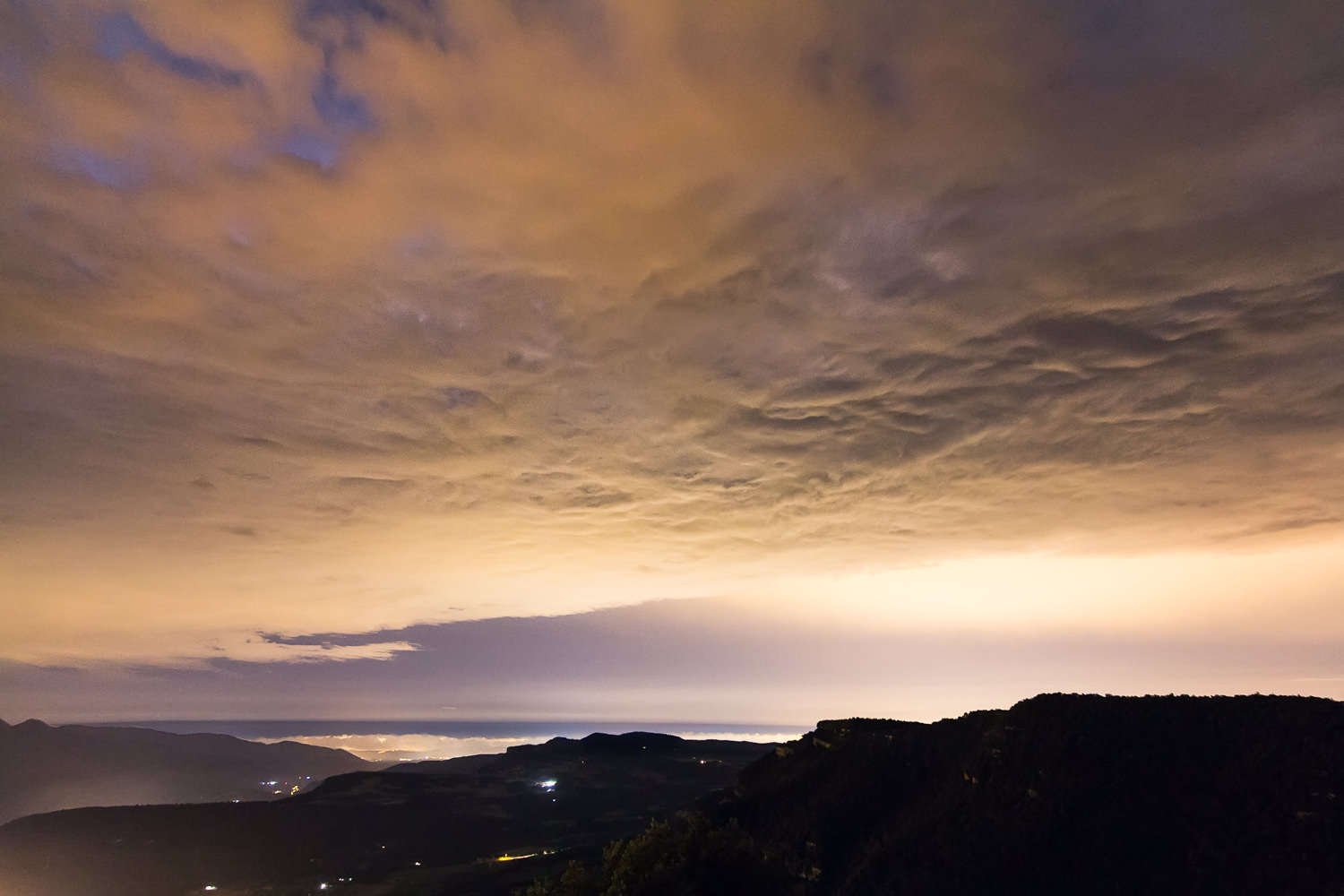 valle-nubes-foto-noche