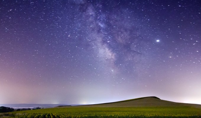 Vuelve a la Intemperie, Universo y Vía&nbsp;Láctea